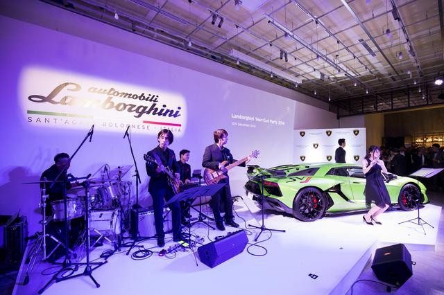 画像: 躍動感あふれる、一夜限りのジャズのライブ演奏もあり、イベントは盛り上がった。