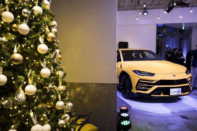 画像: 会場にはランボルギーニ・オリジナルクリスマスツリーが飾られた。