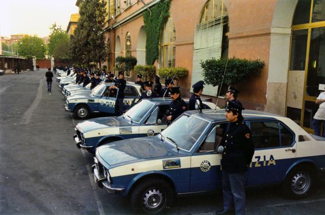 画像2: 70年代の名車の数々がイタリア・ローマを疾走する!