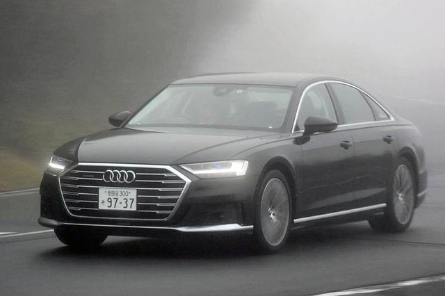 画像: 軽快なA7スポーツバックに対し、豪快な走りっぷりを見せるA8。