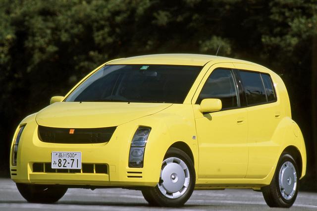 画像: 縦型ヘッドランプやヘルメットをイメージしたという独特のスタイリング。