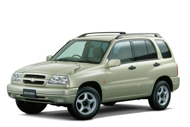 画像: 初代エスクードはコンパクトサイズの乗りやすいクロスカントリーモデルとして人気となったが、この2代目はいっそう乗用車感覚を強めて登場。ボディは3ドアと3ドアコンバーチブル、5ドアを用意した。平成12年にはV6エンジンを搭載する“グランドエスクード”も発売された。