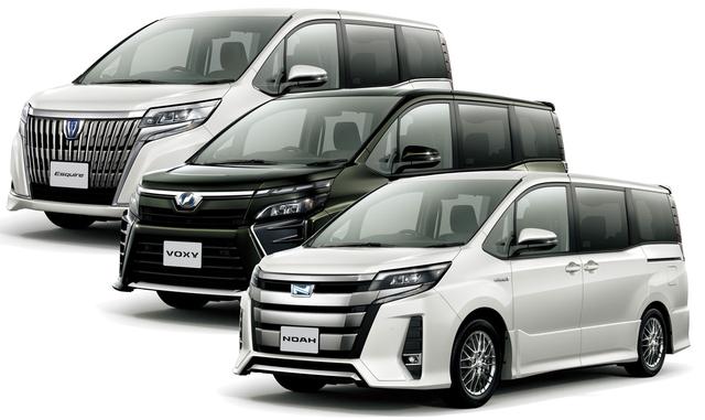画像: 手前からノア「Si」、ヴォクシー「ZS」、エスクァイア Gi“Premium Package”。いずれもハイブリッドモデルで、オプション装着車。