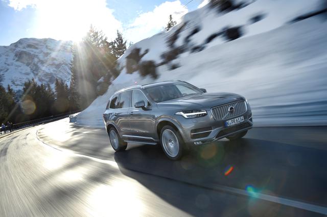 画像: ボルボのSUVのフラッグシップとなるXC90には、現在ガソリンエンジンとプラグインハイブリッドが設定されているが、これに2019年春ごろにディーゼルモデルが加わる。欧州で販売されているのは最高出力235ps/最大トルク480Nmの2L直4モデル。トルクフルで燃費性能に優れるので人気モデルとなりそうだ。