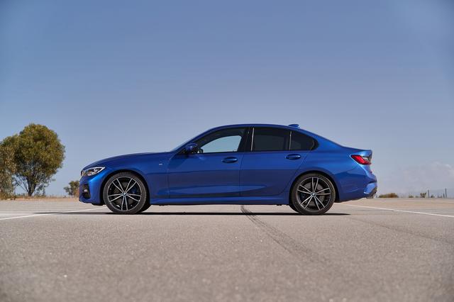 画像: 330i Mスポーツと320dスポーツに試乗