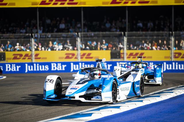 画像: 優勝こそ逃したものの、BMW i アンドレッティの2台の速さは際立っていた。トップ2台のまさかのアクシデントだった。