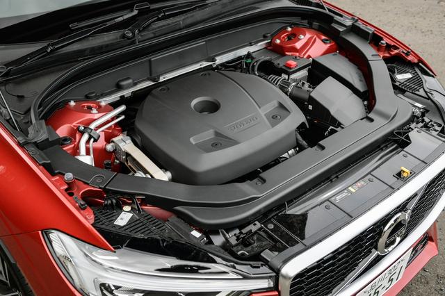 画像: 低回転はスーパーチャージャーで、高回転をターボチャージャーでダブル過給する直噴エンジンを搭載する。