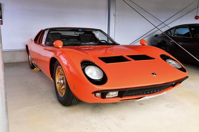 画像: ランボルギーニ ミウラ P400 (1968年)