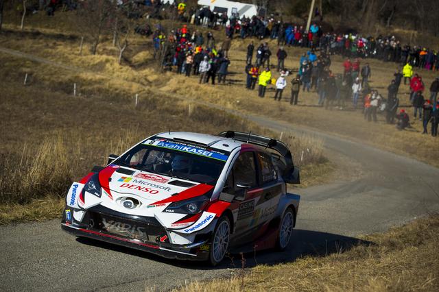 画像: デイ2終了時点で7位につけるオィット・タナック(トヨタ・ヤリスWRC)。