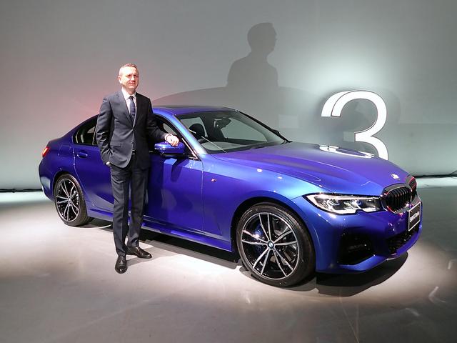 画像: 発表会場で、BMWジャパンのP.クロンシュナーブル社長と