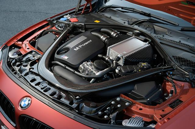 画像: 直列6気筒S55B30A型エンジン。ツインスクロール式のツインターボ。