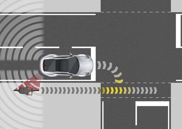画像: 後方から近づいてくる歩行者や自転車、車両などをセンサーで検知し警告するブラインドスポットも装備する。