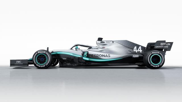 画像: カラーリングは昨年までと同様、メルセデスン・ベンツのシルバー、ペトロナスのグリーン、ブラックの配色が引き続き採用されている。