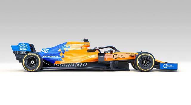画像: マクラーレンのアイコニックなカラー「McLaren papaya orange」とブルーのコントラストが鮮やか。
