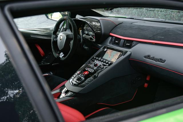 画像: ナビゲーションシステムやインフォテインメントシステムも充実。Apple CarPlayにも対応している。