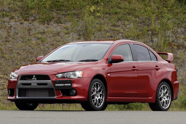 画像: ベース車両がギャランフォルティスとなり、スタイリングは今までのモデルとは別モノになった。