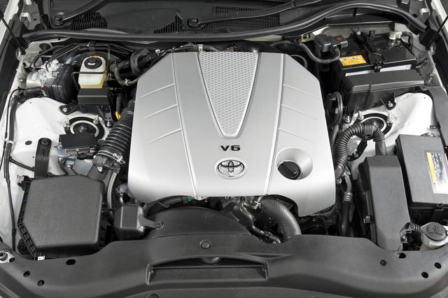画像: エンジンは350RDSに搭載される3.5L V6の2GR-FSE。パワースペックはそのままだが、6速MTとのマッチングを図るために出力特性などのチューニングを実施。
