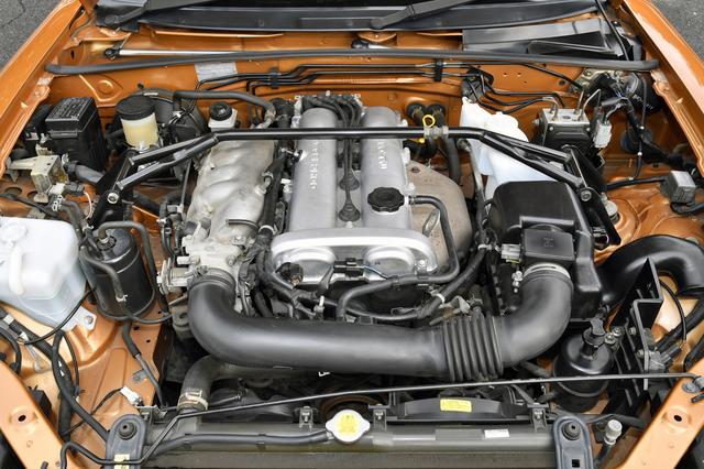 画像: 1.6Lと1.8Lの直4エンジンを搭載。2000年のマイナーチェンジでは1.8Lエンジンに改良が加えられ、MT仕様で160psとなった。