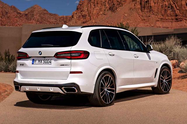 画像: 新型X5。2分割のテールゲートを継承する。