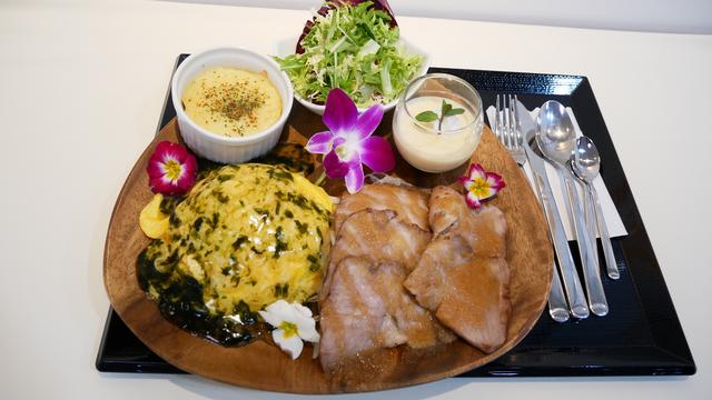 画像: 東関東自動車道・湾岸幕張PA(下り)「~ちばの恵み~千葉県産“恋する豚”のCHI-BAプレート」(1200円)