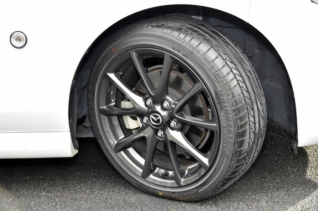 画像: 試乗車のRSは205/45R17だが、SとVSは205/50R16が標準装備となる。タイヤのサイズアップにより軽快感こそ薄れたが限界は上がった。