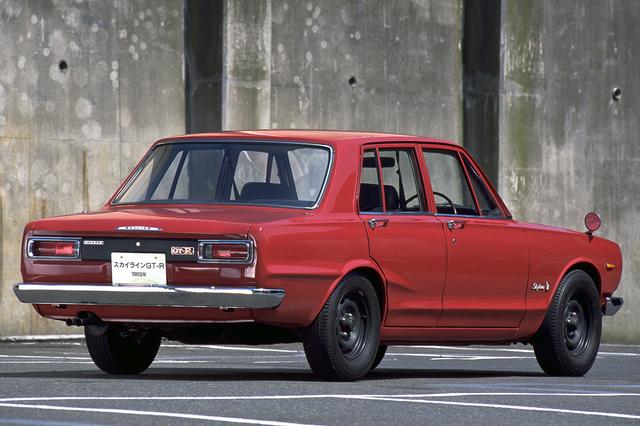 画像: リアフェンダーのサーフィンラインはホイールアーチでカットされるのがGT-Rの証。テールランプは丸型ではなかった。