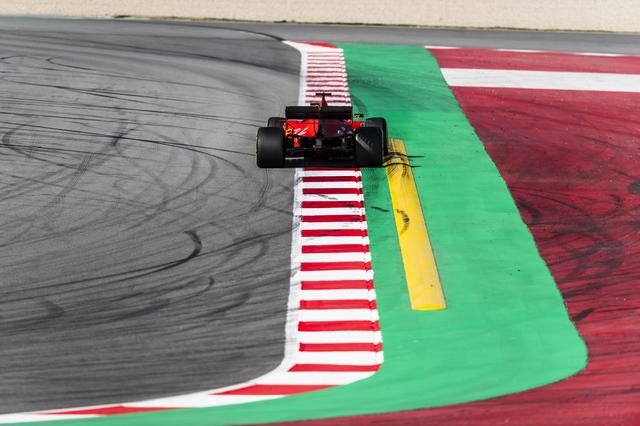 画像: F1開幕戦オーストラリアGPでは、フェラーリのマシンに大きく「90 years」のロゴが入る。