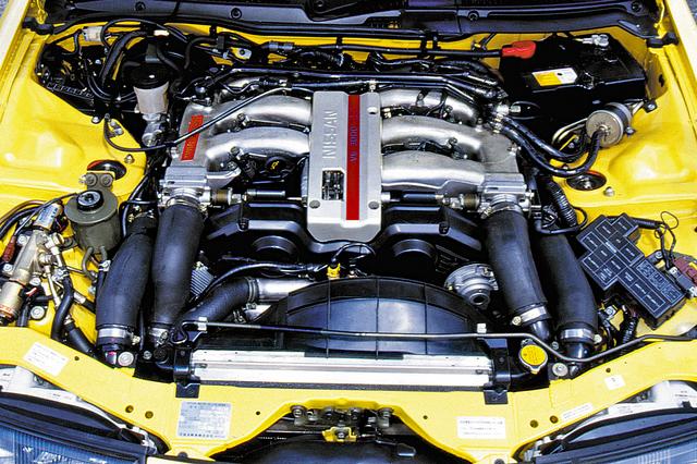 画像: VG30DETTは国産車で初めて280psを発生したエンジンだ。V6の各バンクにターボとインタークーラーを備え、39.6kgmの大トルクを発生した。