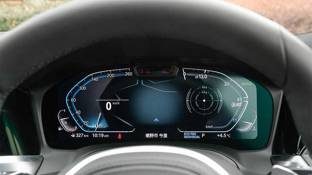 画像: 12.3インチのフルデジタルメーターは速度計と回転計の間にGフォースや地図などが表示できる。