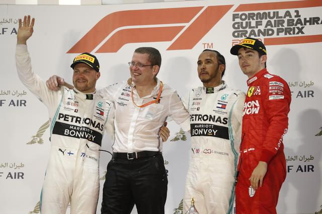 画像: 結果はメルセデスAMGの1-2フィニッシュとなったが、フェラーリのルクレール(右)の速さが際立ったレースだった。