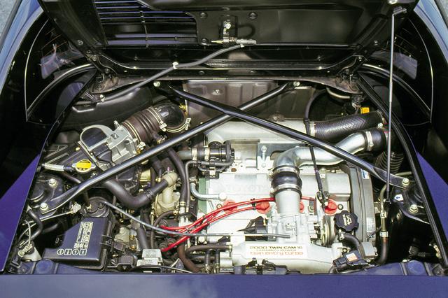 画像: セラミックターボ仕様の3S-GTE型は、1993年のマイナーチェンジ時にターボやインタークーラーの改良などを受け245psまでパワーアップした。