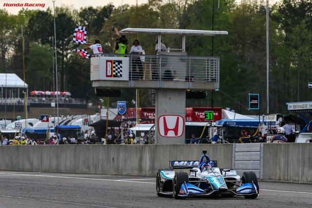 画像: ポール・トゥ・ウインでインディカーシリーズ第3戦グランプリ・オブ・アラバマを制した佐藤琢磨。