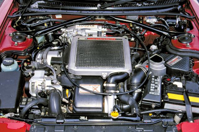 画像: 3S-GTE型はセラミックターボと空冷インタークーラーの装着で225psを発生。先代より40psも強力で、0-400mを14.4秒で走り切った。