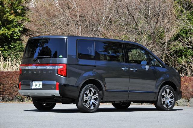 画像: 取材車は、2トーンカラー仕様のアイガーグレーメタリック/ブラックマイカ。ボディカラーは全8色を用意。
