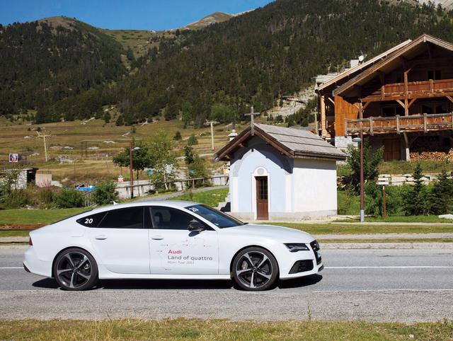 画像: RS 7 スポーツバック。搭載エンジンは4LV8TFSIツインターボ、トランスミッションも8速ティプトロニック。