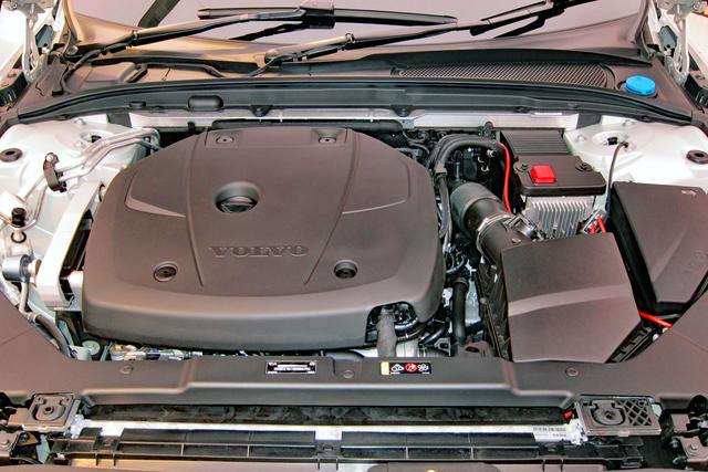 画像: パワートレーンは2Lの直4ガソリンターボエンジン+8速ATのみ。