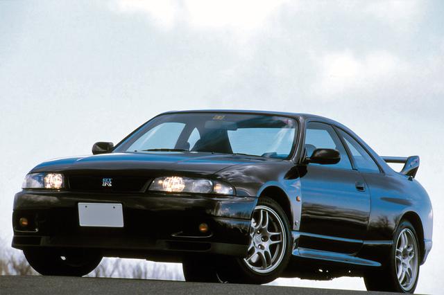 画像: 先代のR32GT-Rよリサイズはひとまわり以上大きくなったが、走りに対するこだわりはかわっていない。