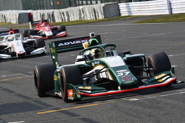 画像: 予選は12番手に終わったが、決勝ではマシンを仕上げて逆転勝利をあげたニック・キャシディ(チームトムス)。