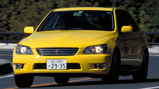 画像3: 【知って得するクルマのクイズ⑦】世界的デザイナーも手掛けた!トヨタが生んだ4ドアセダンの名車たち