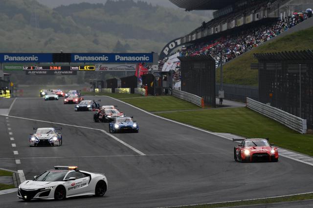 画像1: 荒天のマッチレースをZENT CERUMO LC500が制す!【スーパーGT選手権 Rd02】富士500km