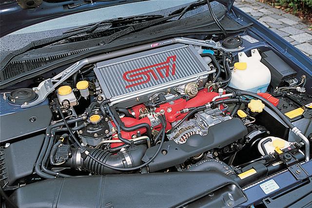 画像: EJ20ターボエンジンは、低回転ではトルクが薄いが、4000〜8000rpmで爆発的な吹け上がりを見せた。