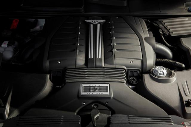 画像: ベントレー ベンテイガ スピードに搭載される6L W12気筒ツインターボエンジンは、635ps/900Nmを発生。