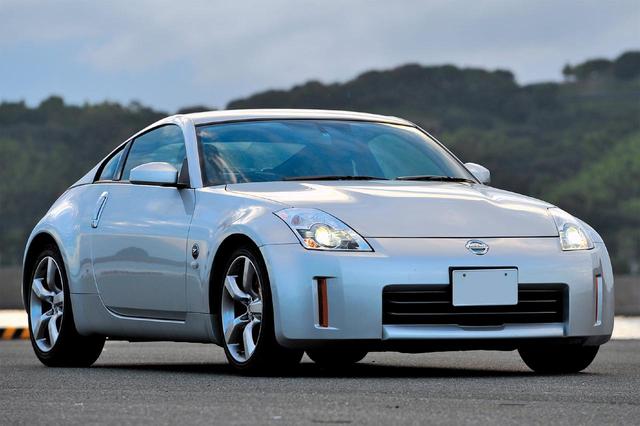 画像: このZ33型から、日本向けモデルは2シーターのみとなった。