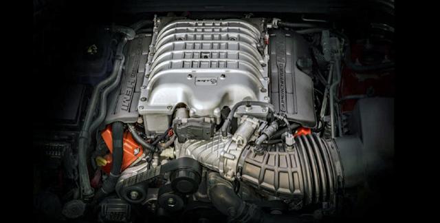 画像: 710psを発生する6.2LのスーパーチャージドV8エンジン