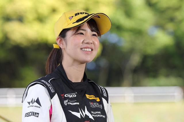 画像: DL WPMS Vitz CVTのコ・ドライバーを務める、元SKE48の梅本まどかさん。