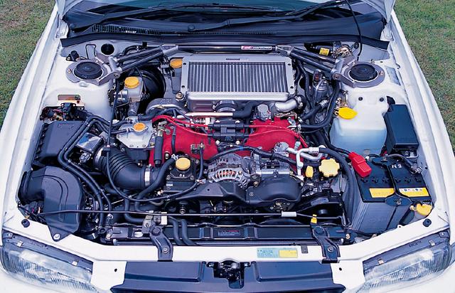 画像: エンジンは進化したBOXER MASTER-4をさらにチューンしたもので、トルクはノーマルWRXの33.5kgmから35.0kgmにアップ。