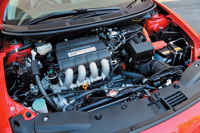 画像: 1バルブ休止VTEC機構を持つ1.5LエンジンとIMAの組み合わせで、2L並みの加速性能と圧倒的な低速トルクを実現した。
