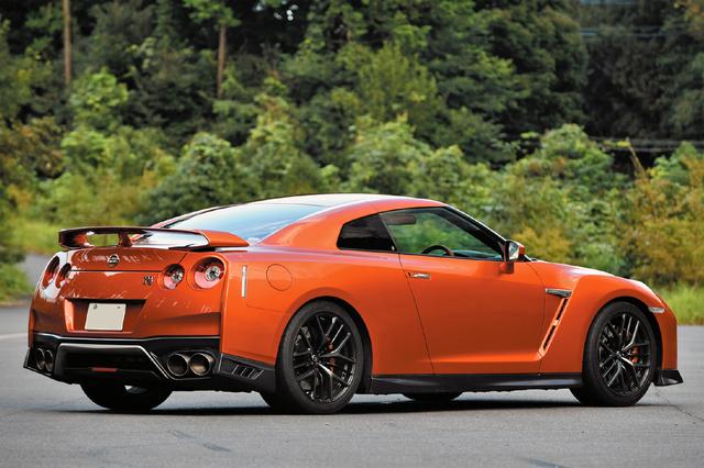 画像: 2017年モデルで空力性能を含めトータルでバランスを取り直し、GT-Rらしさを極めたデザインを追求。