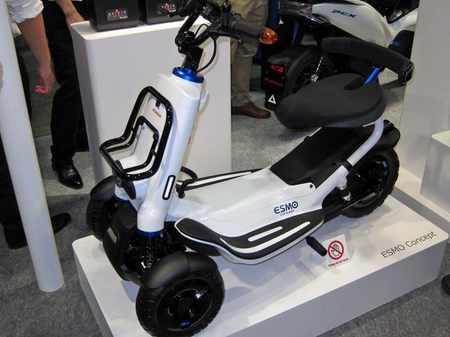 画像: ホンダの電動シニアカー、ESMO コンセプト。