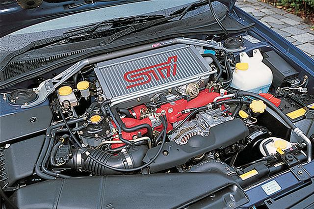 画像: エンジンはEJ20ターボ。低回転ではトルク感が薄いが、4000~8000rpmで爆発的な吹け上がりを見せる。